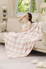 Load image into Gallery viewer, CHECKERED PATTERN THROW BLANKET