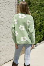 Load image into Gallery viewer, DAISY PATTERN SWEATER APPAREL