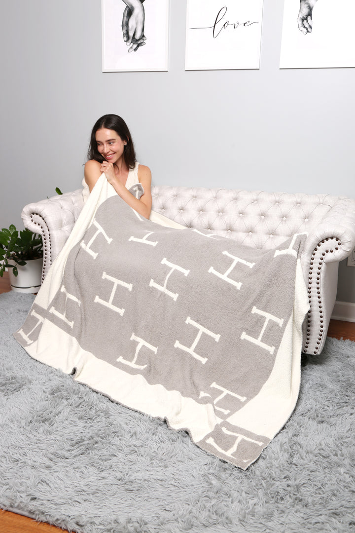 INITIAL "H" PATTERN THROW BLANKET