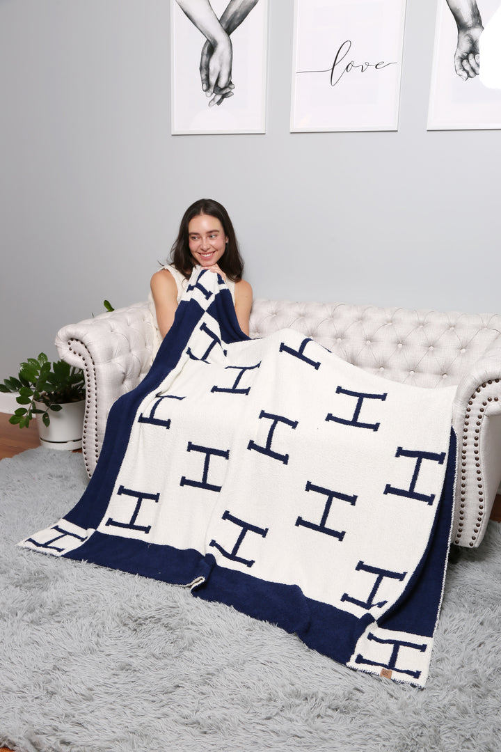 INITIAL "H" PATTERN THROW BLANKET