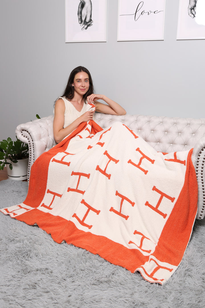 INITIAL "H" PATTERN THROW BLANKET