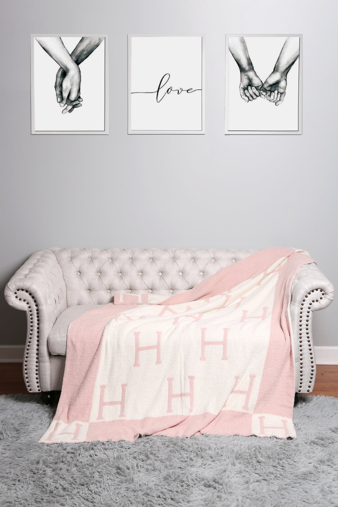 INITIAL "H" PATTERN THROW BLANKET