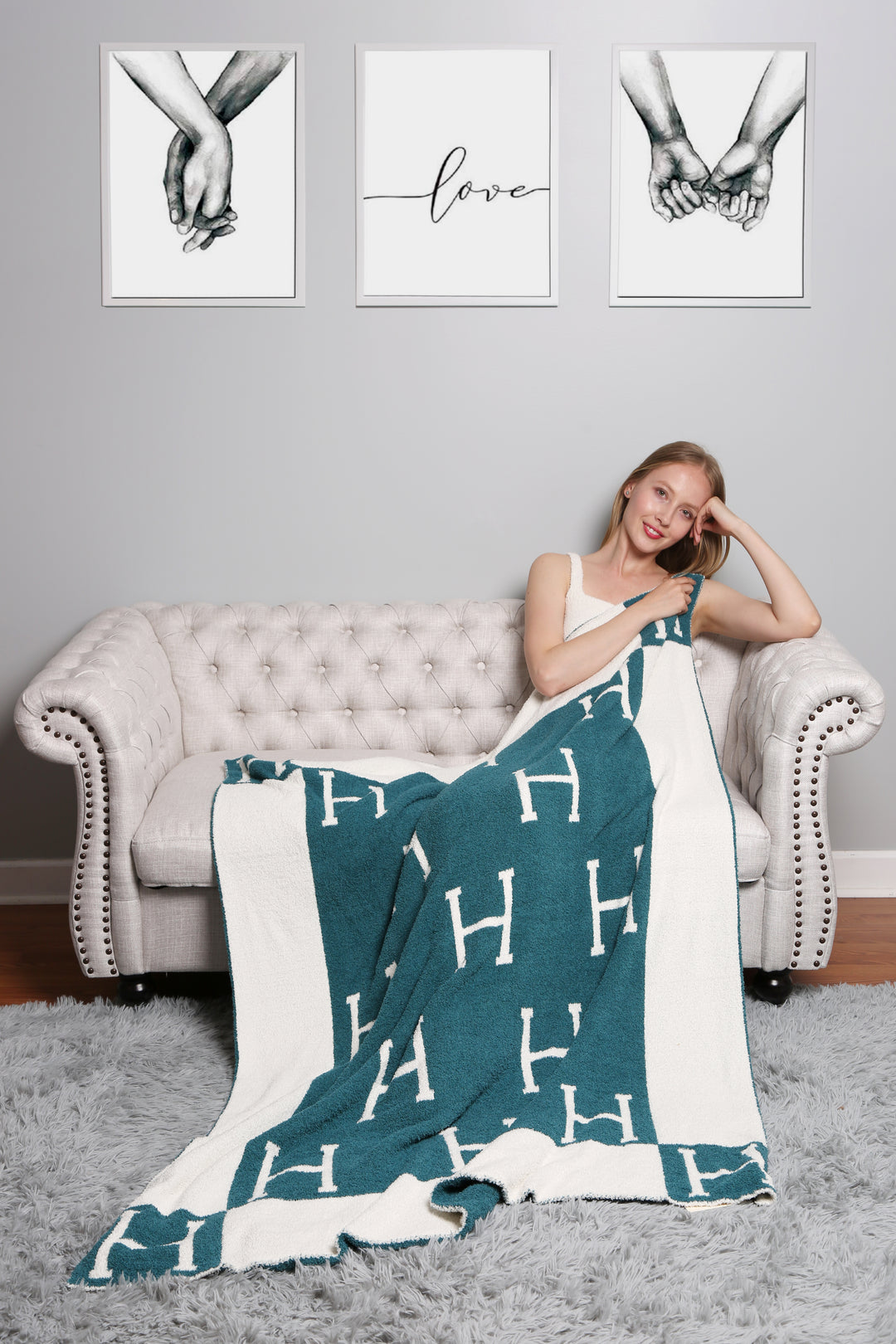 INITIAL "H" PATTERN THROW BLANKET