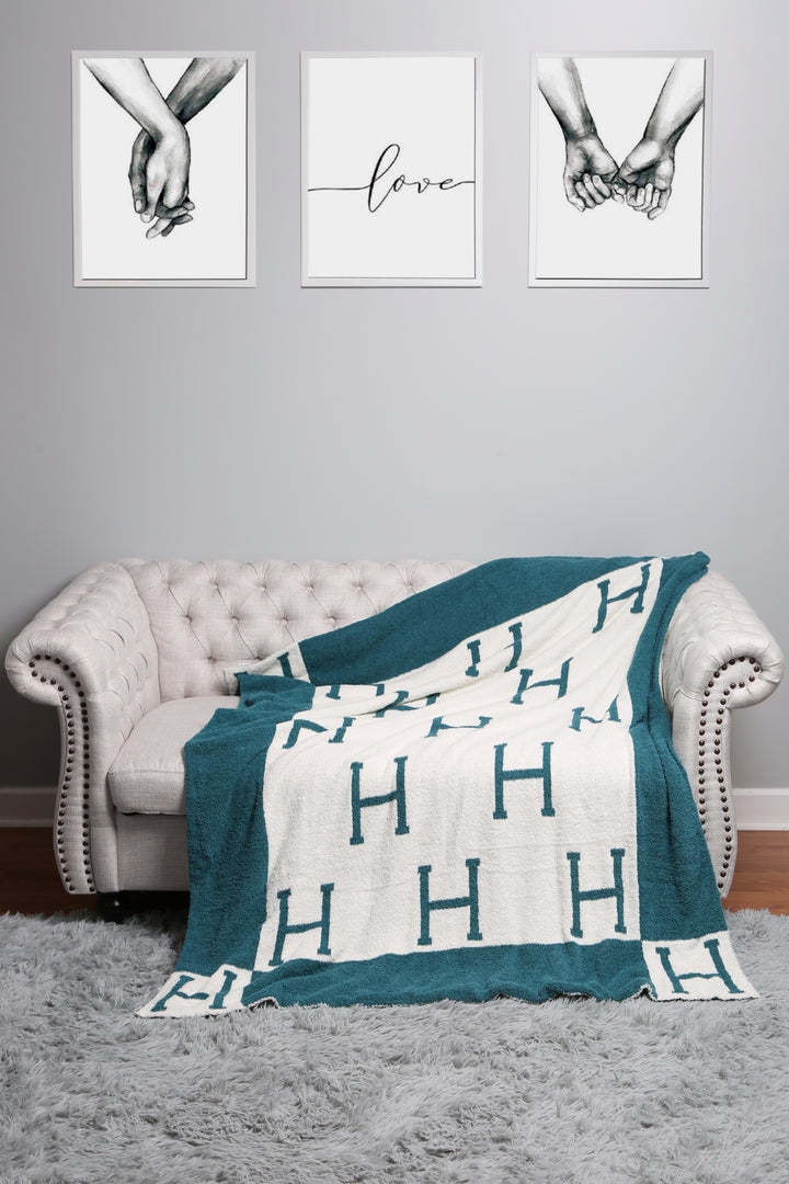 INITIAL "H" PATTERN THROW BLANKET