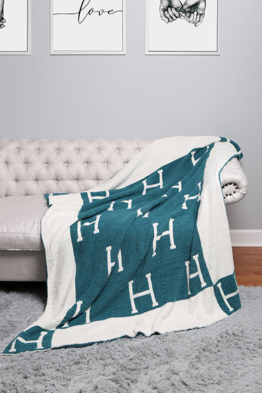 INITIAL "H" PATTERN THROW BLANKET