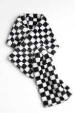 Load image into Gallery viewer, CHECKERED PATTERN SCARF
