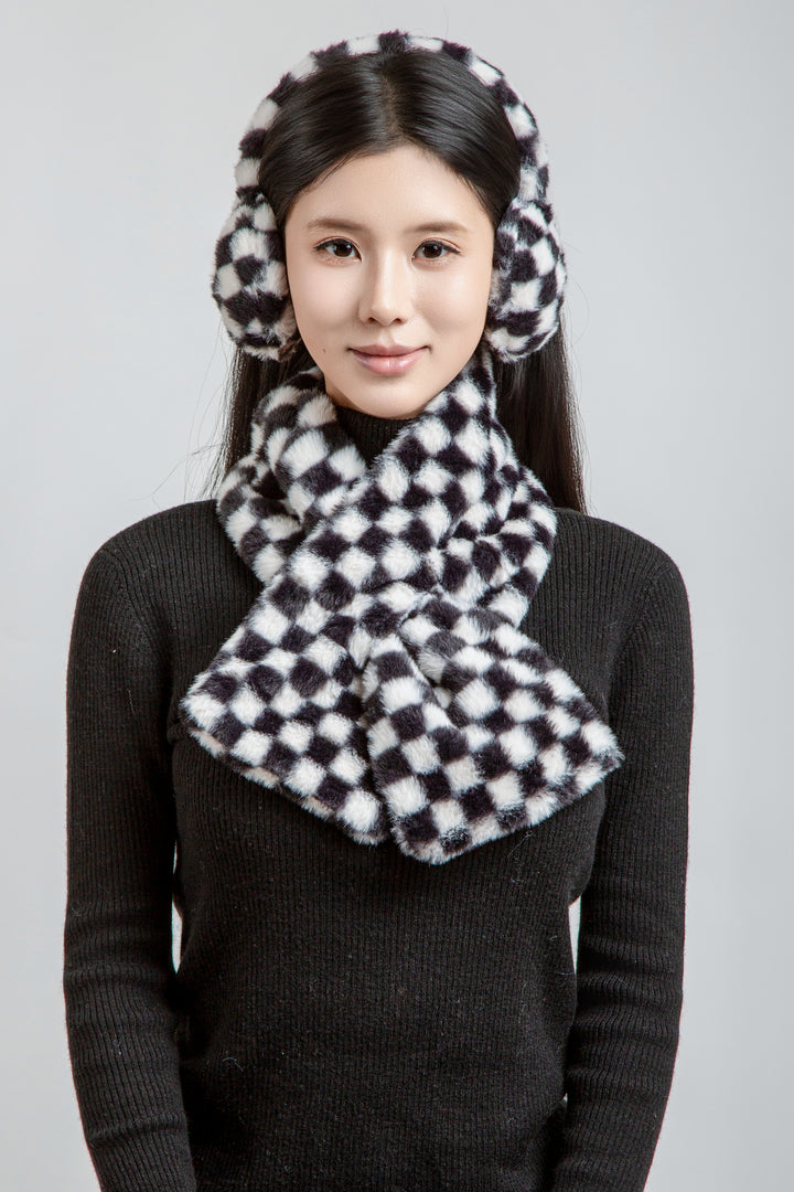 CHECKERED PATTERN SCARF