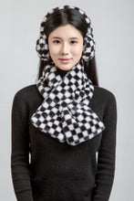 Load image into Gallery viewer, CHECKERED PATTERN SCARF
