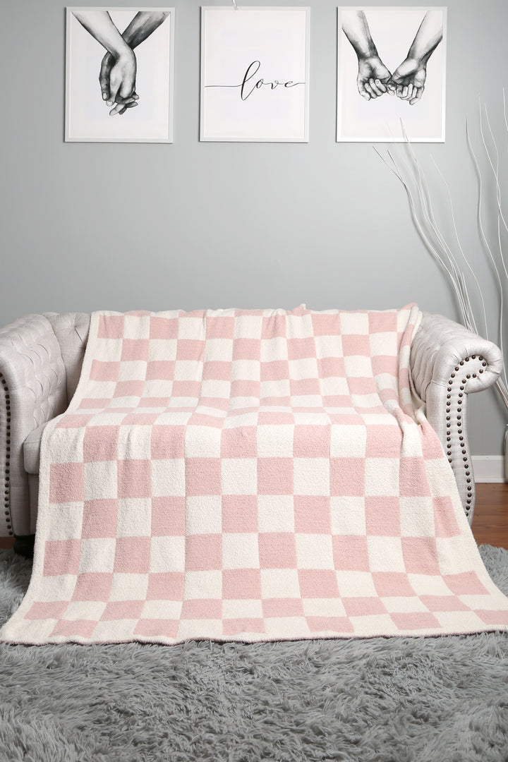 CHECKERED PATTERN THROW BLANKET