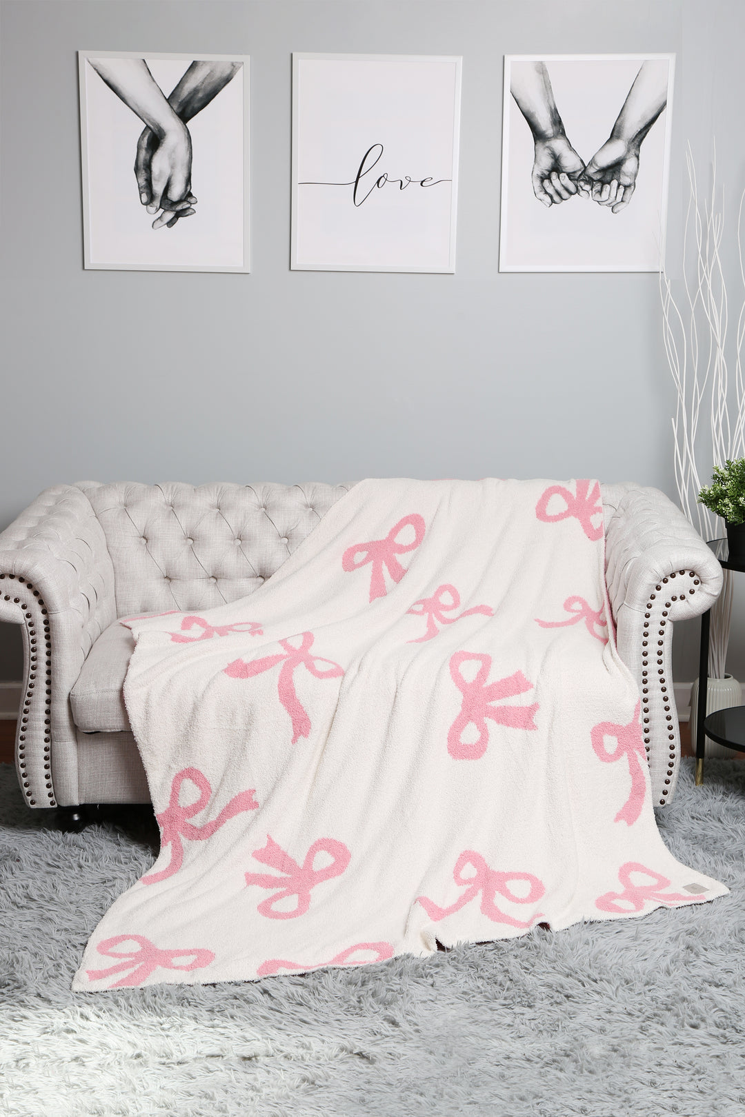RIBBON PATTERN THROW BLANKET
