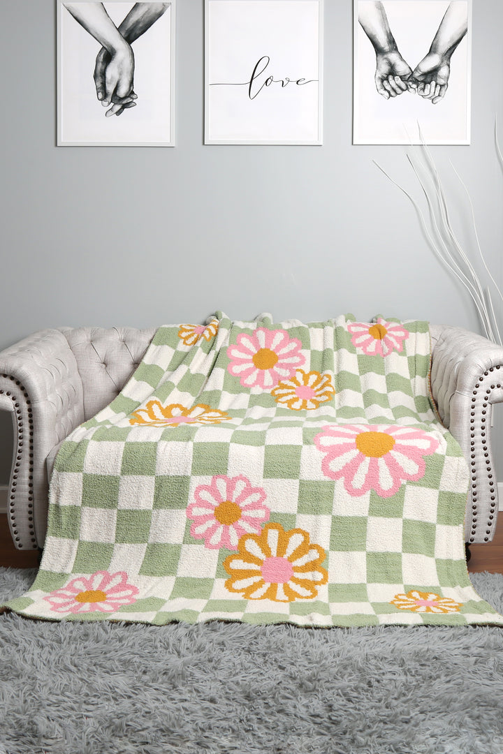 CHECKERED &amp; DAISY PATTERN THROW BLANKET