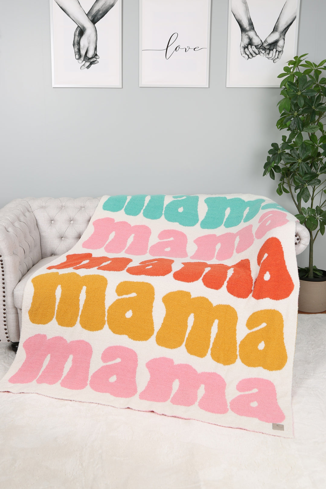 MULTI-COLORED MAMA PATTERN THROW BLANKET