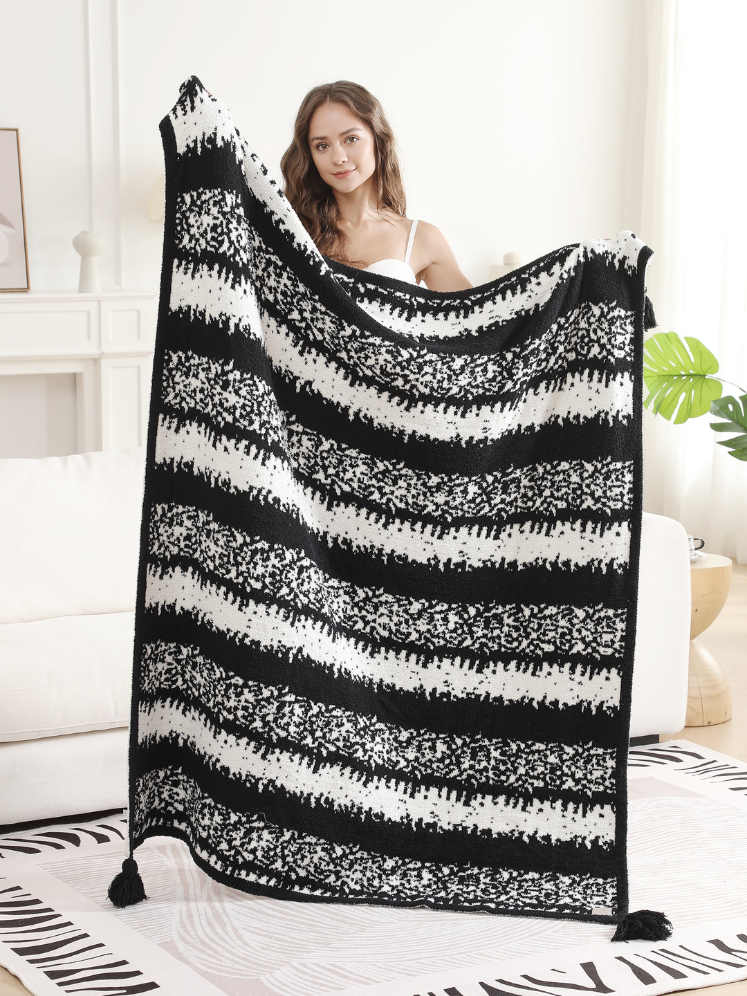 BRUSHED STRIPED PATTERN THROW BLANKET W/ TASSELS