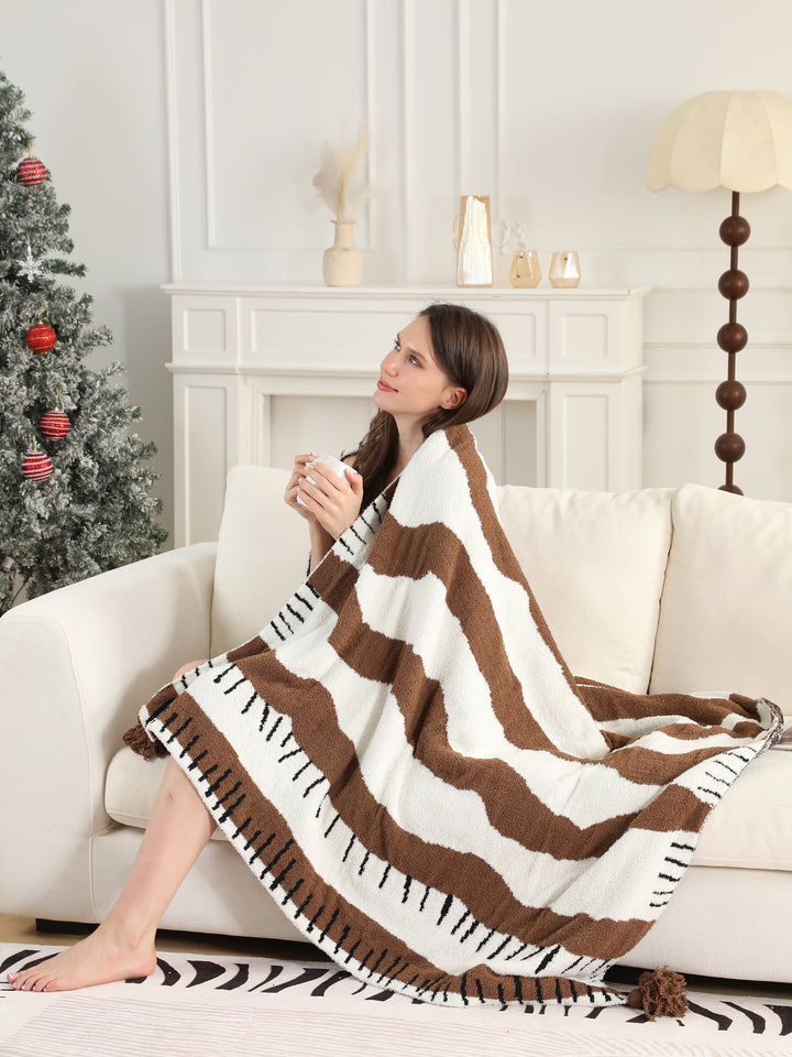 WAVY STRIPED PATTERN THROW BLANKET W/ TASSELS