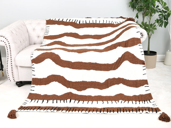 WAVY STRIPED PATTERN THROW BLANKET W/ TASSELS