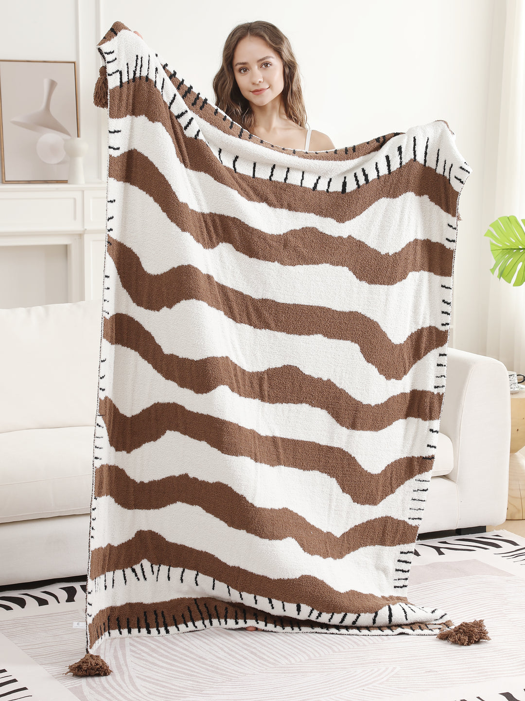 WAVY STRIPED PATTERN THROW BLANKET W/ TASSELS