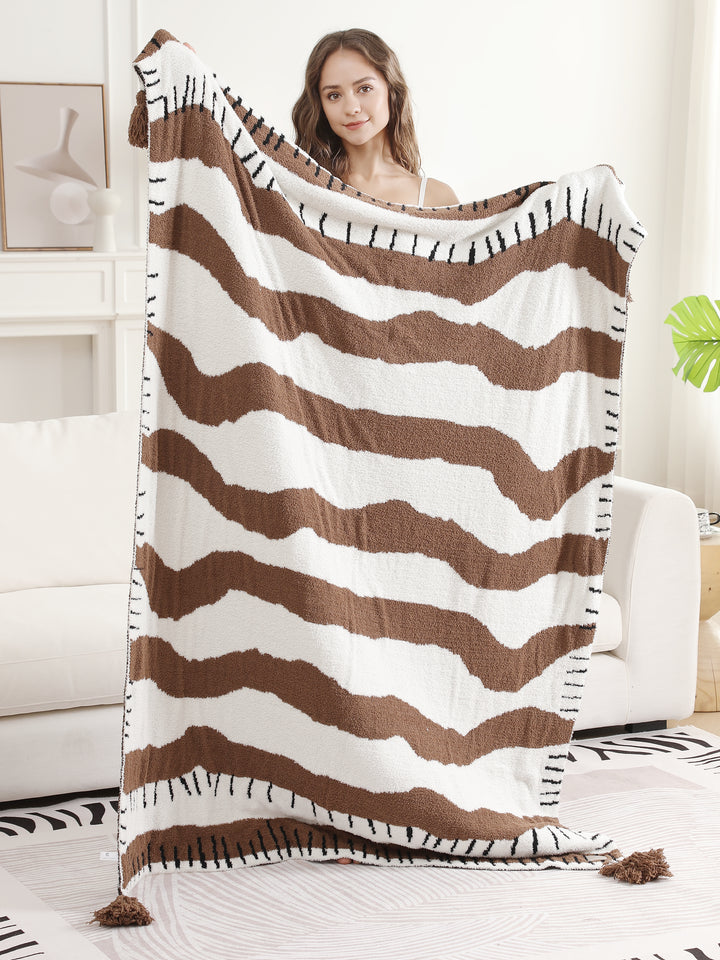 WAVY STRIPED PATTERN THROW BLANKET W/ TASSELS