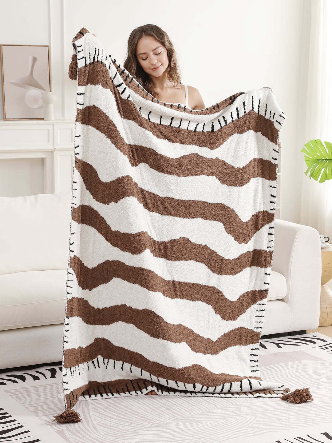 WAVY STRIPED PATTERN THROW BLANKET W/ TASSELS
