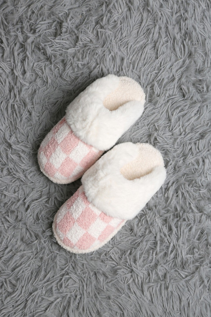 CHECKERED PATTERN MULE SLIPPERS