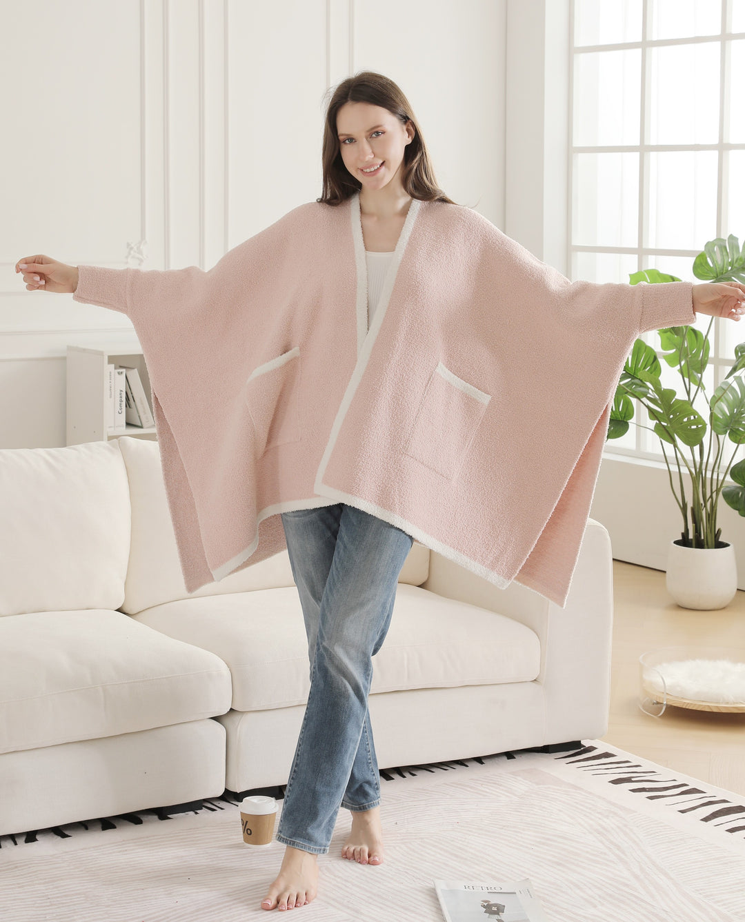 SOLID COLOR W/ COLORED EDGE PATTERN WEARABLE BLANKET RUANA