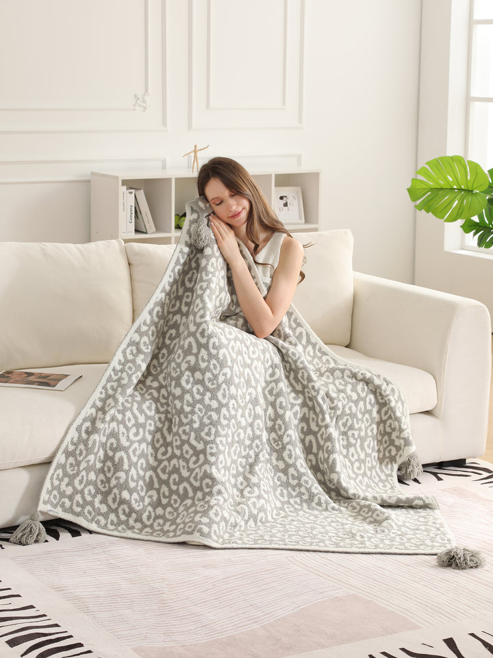 LEOPARD PATTERN THROW BLANKET W/ TASSELS