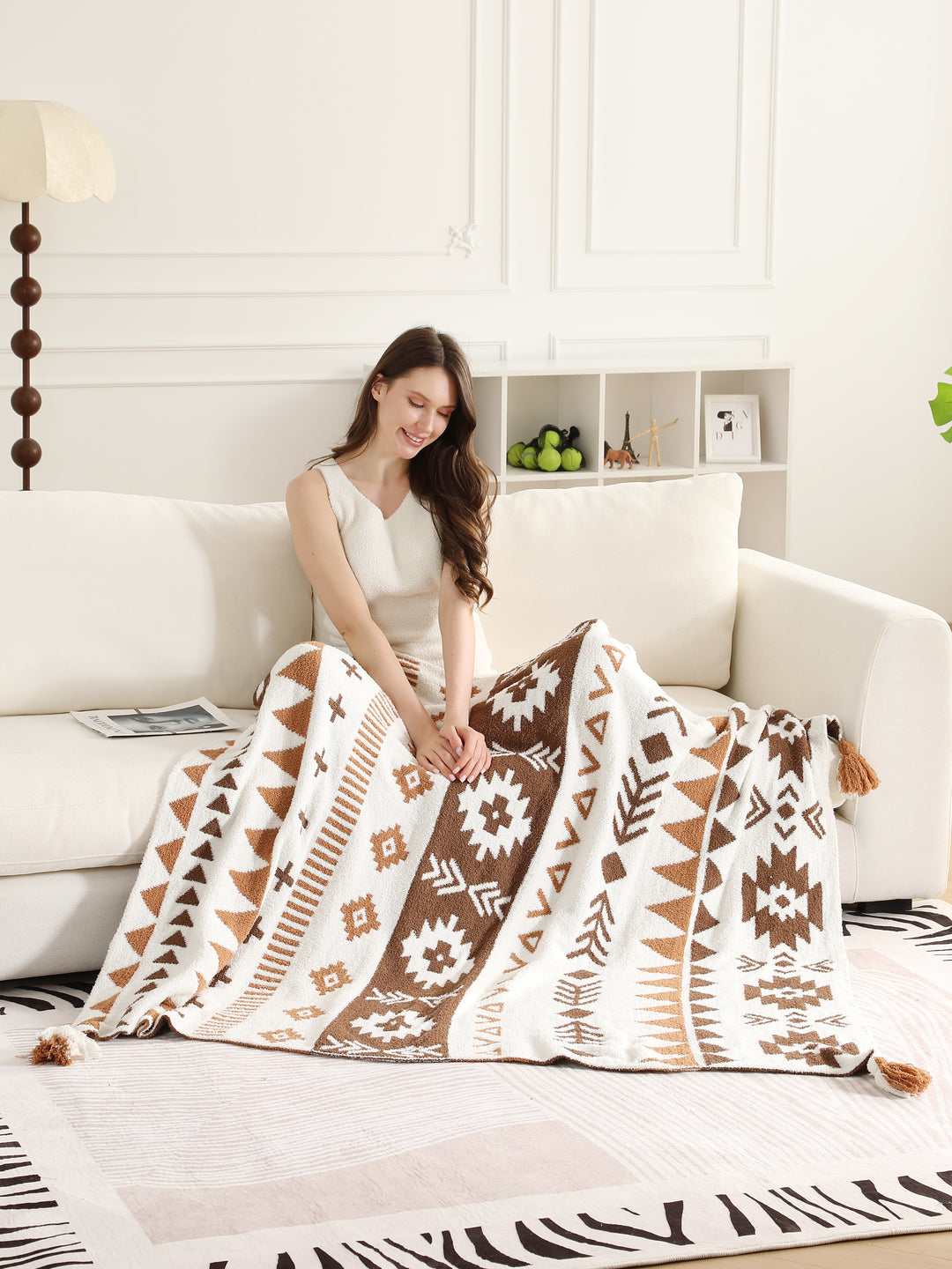 TRIBAL PATTERN THROW BLANKET W/ TASSELS