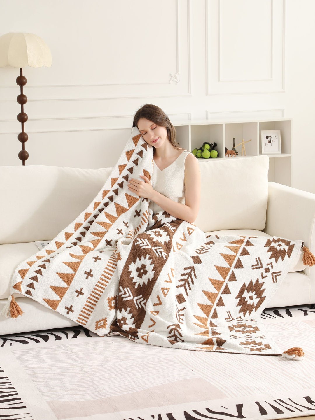 TRIBAL PATTERN THROW BLANKET W/ TASSELS