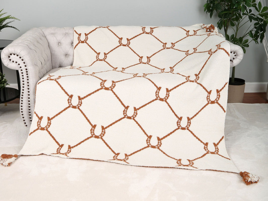 HORSESHOE PATTERN THROW BLANKET W/ TASSELS