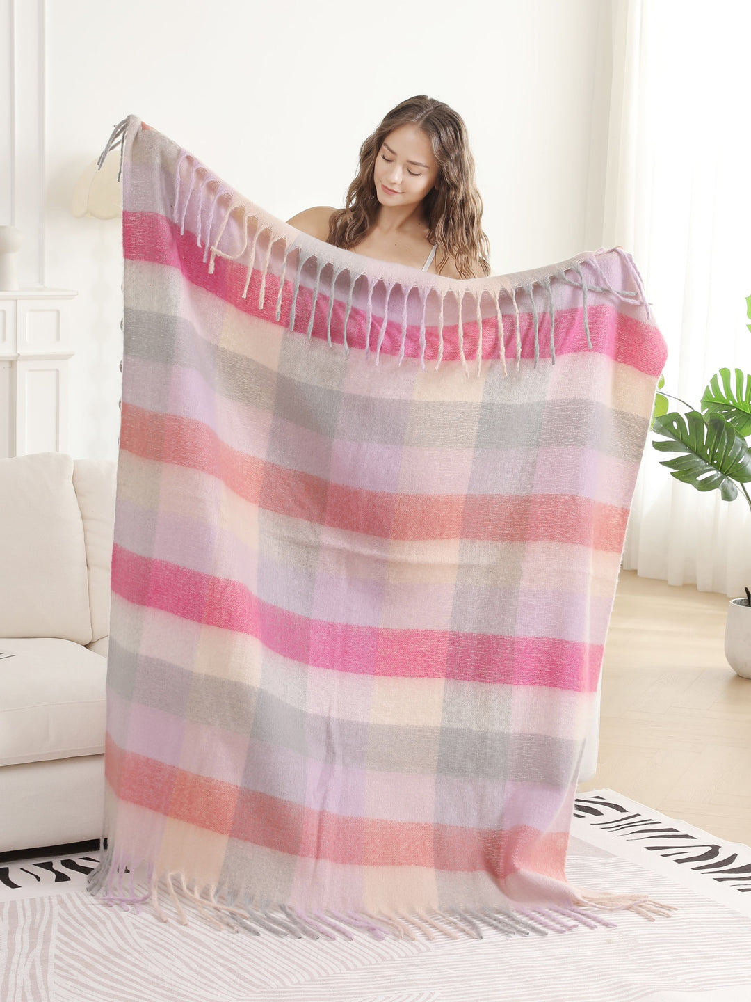 PLAID PATTERN THROW BLANKET W/ FRINGE