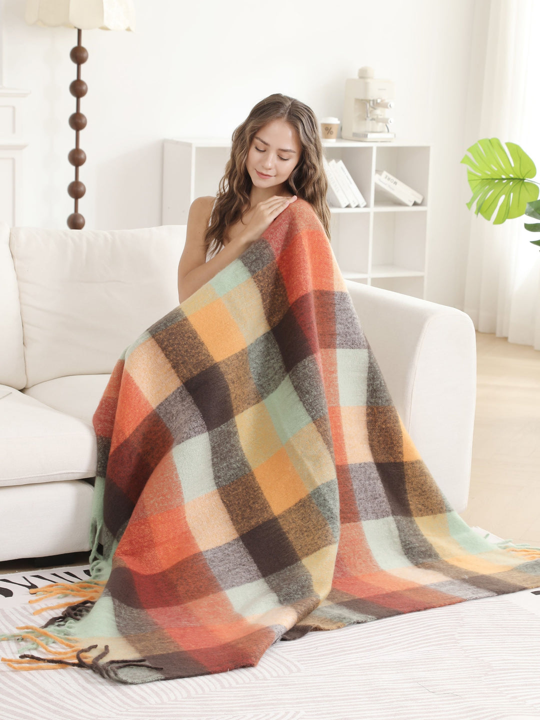 PLAID PATTERN THROW BLANKET W/ FRINGE