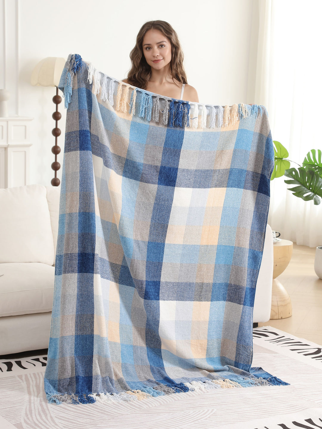 CHECKERED PATTERN THROW BLANKET W/ FRINGE