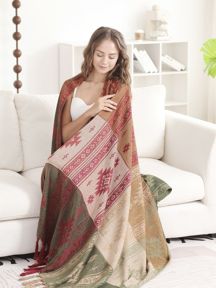 TRIBAL PATTERN THROW BLANKET W/ FRINGE
