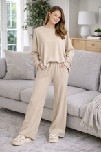 Load image into Gallery viewer, SOLID COLOR SWEATER
