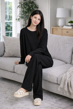 Load image into Gallery viewer, SOLID COLOR SWEATER
