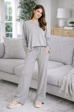 Load image into Gallery viewer, SOLID COLOR SWEATER
