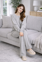 Load image into Gallery viewer, SOLID COLOR SWEATER
