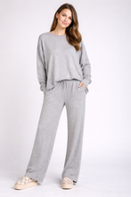 Load image into Gallery viewer, SOLID COLOR SWEATER
