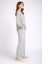Load image into Gallery viewer, SOLID COLOR SWEATER
