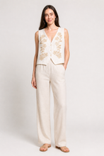 Load image into Gallery viewer, FLORAL PATTERN VEST
