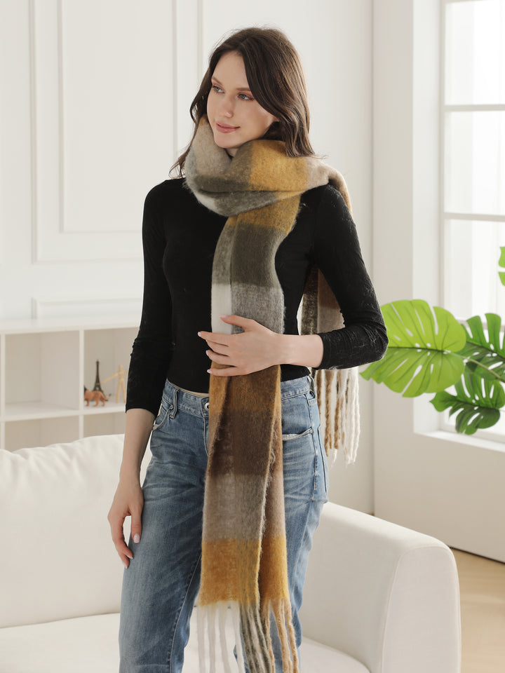 PLAID PATTERN SCARF