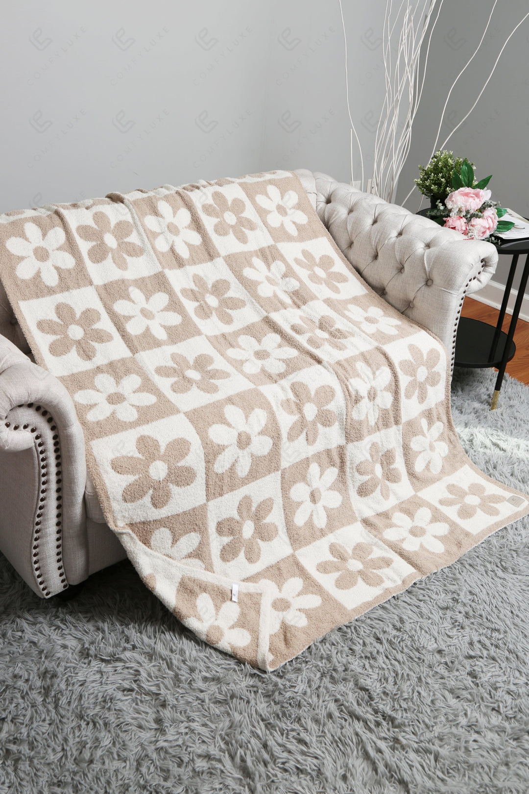 CHECKERED &amp; DAISY PATTERN THROW BLANKET THROW BLANKETS