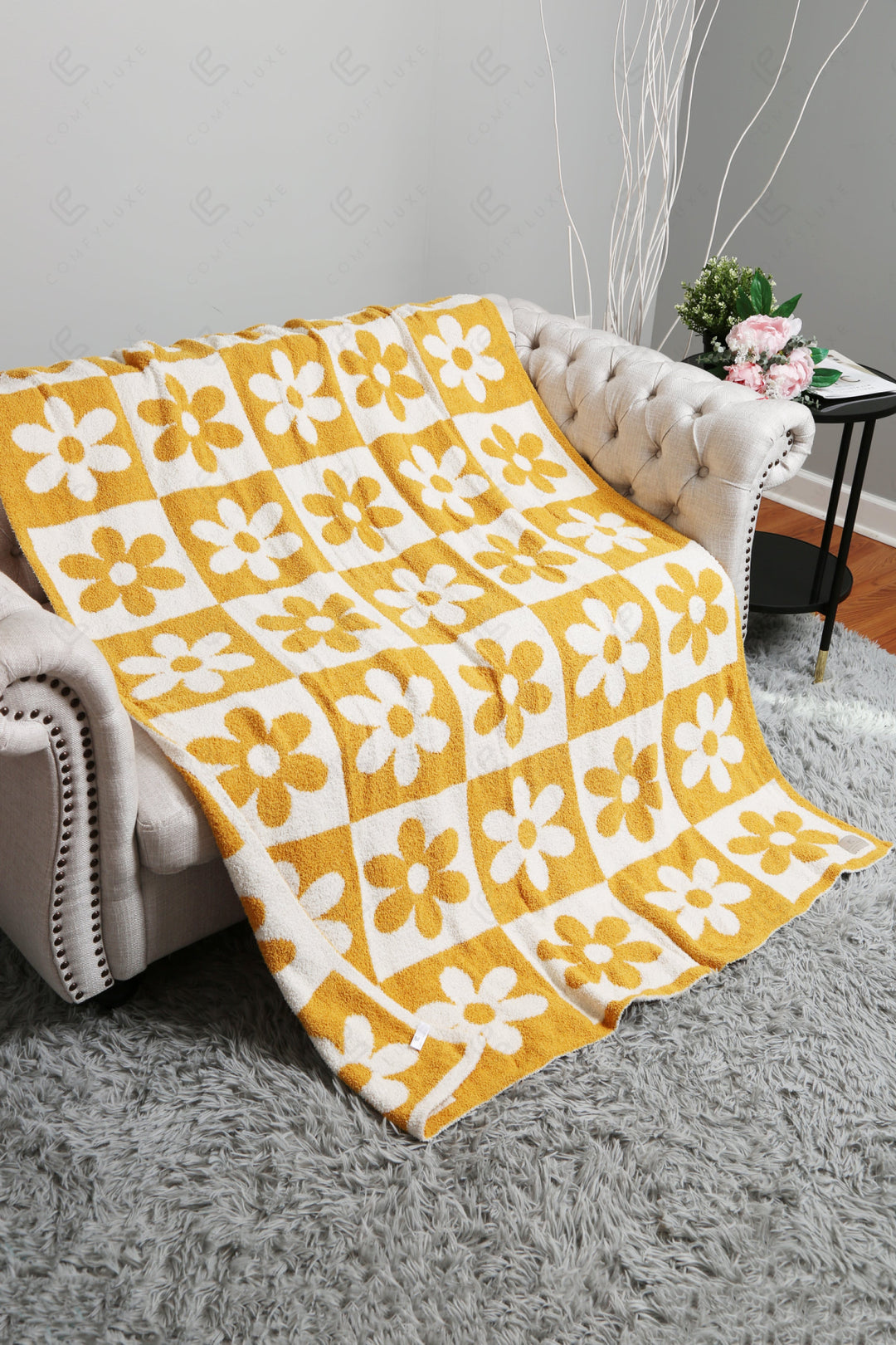 CHECKERED &amp; DAISY PATTERN THROW BLANKET THROW BLANKETS