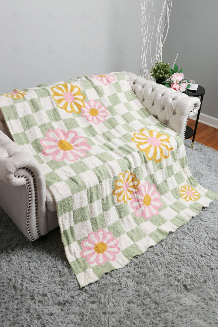 CHECKERED &amp; DAISY PATTERN THROW BLANKET GREEN THROW BLANKETS