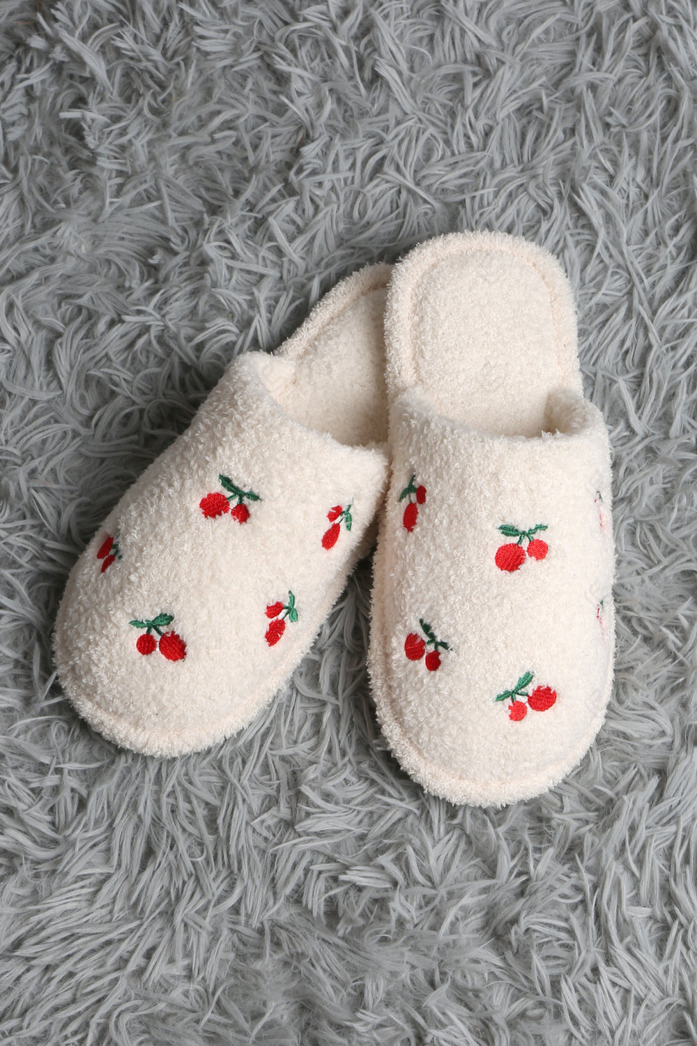 CHERRY PATTERN SLIPPERS SLIPPERS/SLIDES