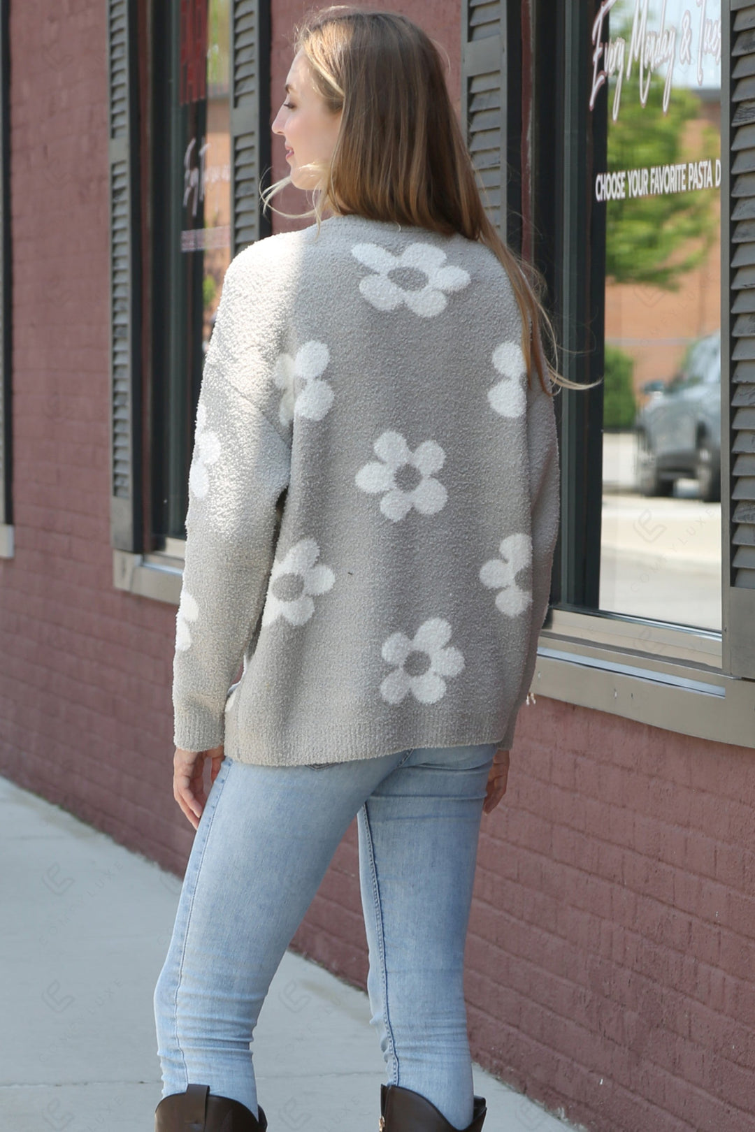 DAISY PATTERN SWEATER APPAREL