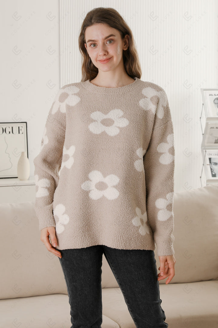 DAISY PATTERN SWEATER APPAREL