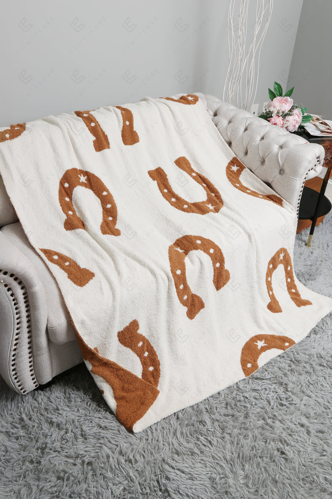 HORSESHOE PATTERN THROW BLANKET BROWN THROW BLANKETS