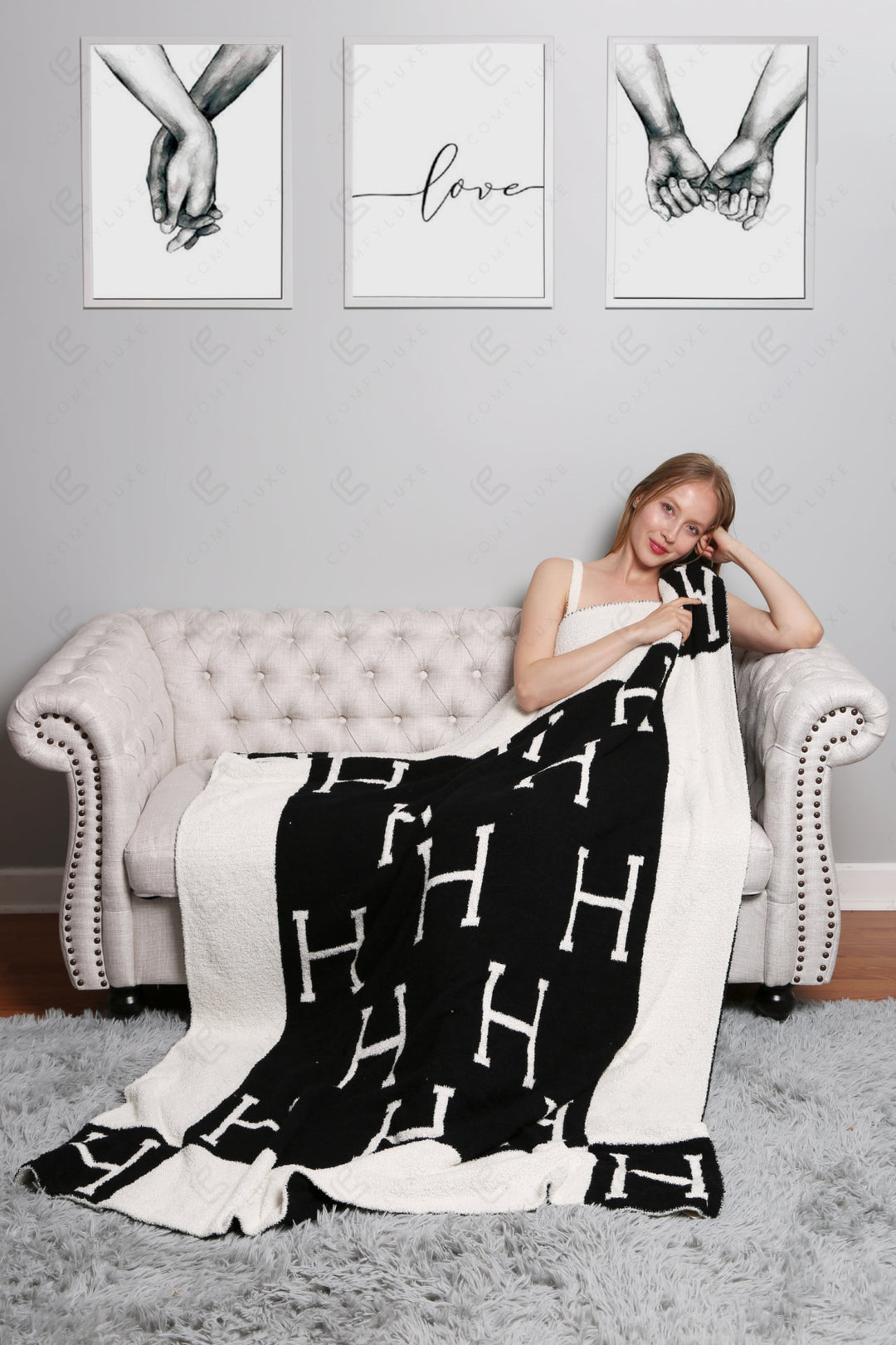INITIAL ’H’ PATTERN THROW BLANKET BLACK THROW BLANKETS