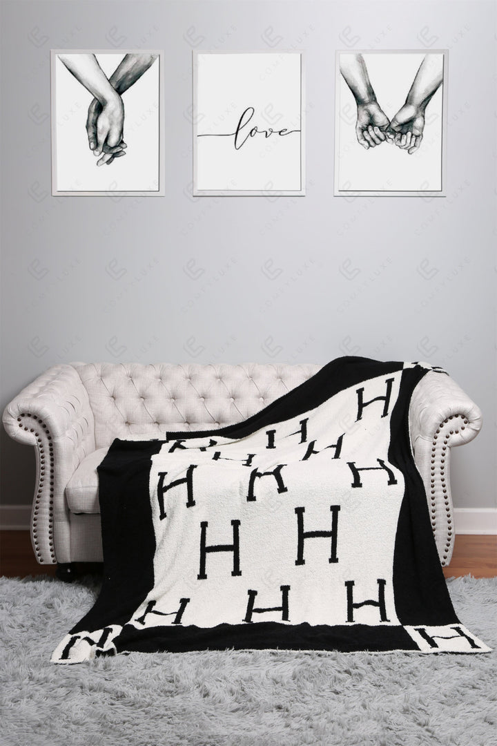 INITIAL ’H’ PATTERN THROW BLANKET THROW BLANKETS