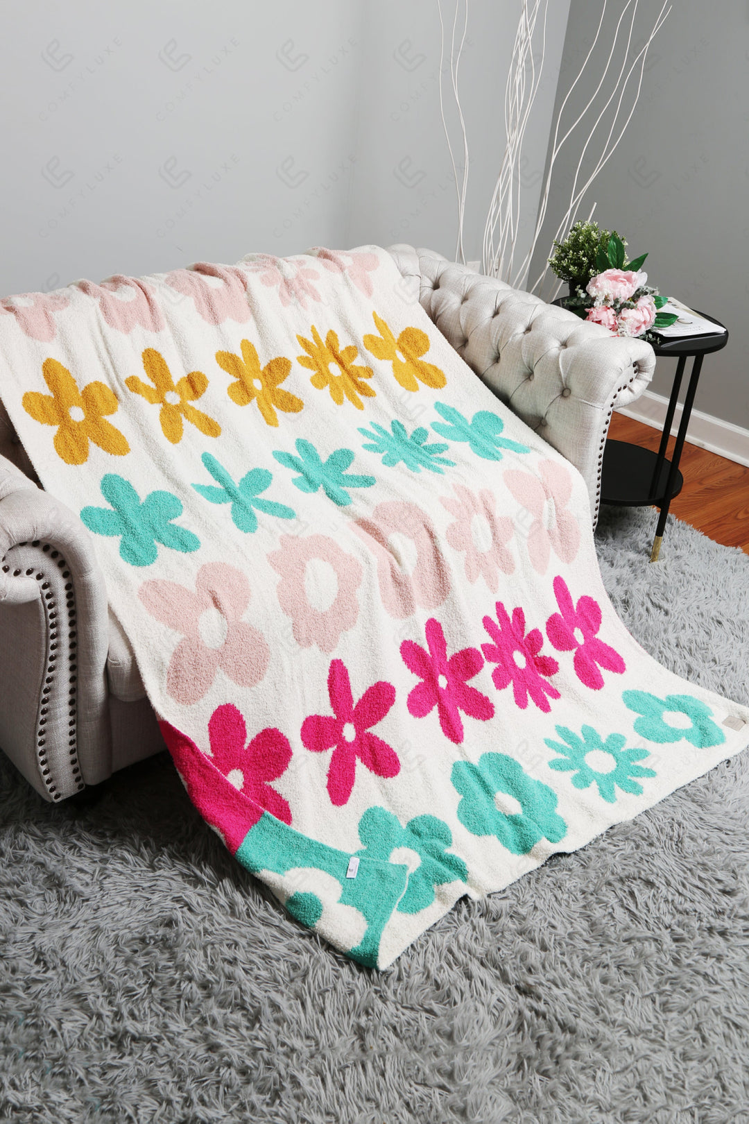 MULTI-COLORED FLORAL PATTERN THROW BLANKET MULTI THROW BLANKETS